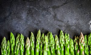 esparragos y verduras de temporada